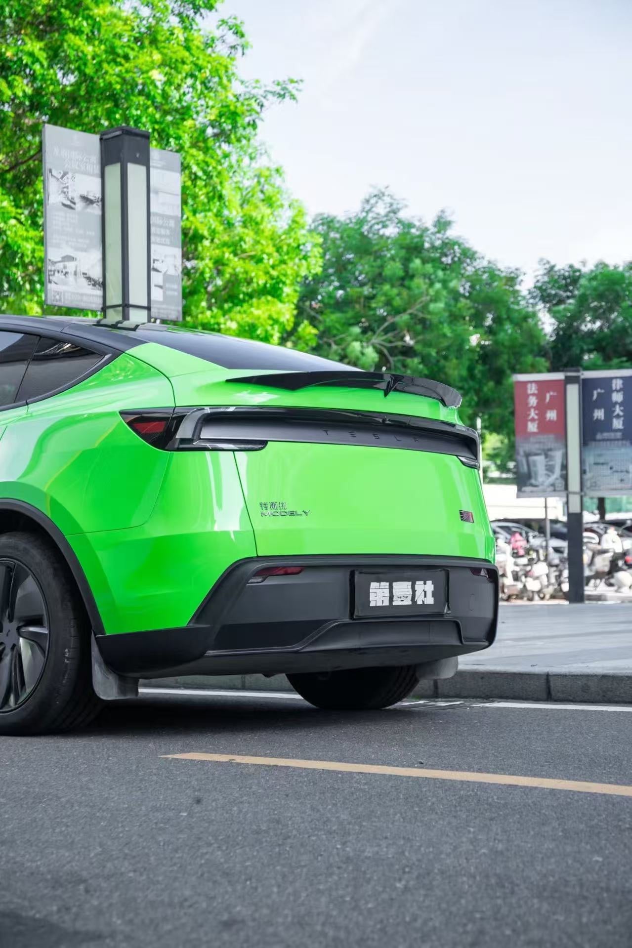 Tesla Model Y Spoiler