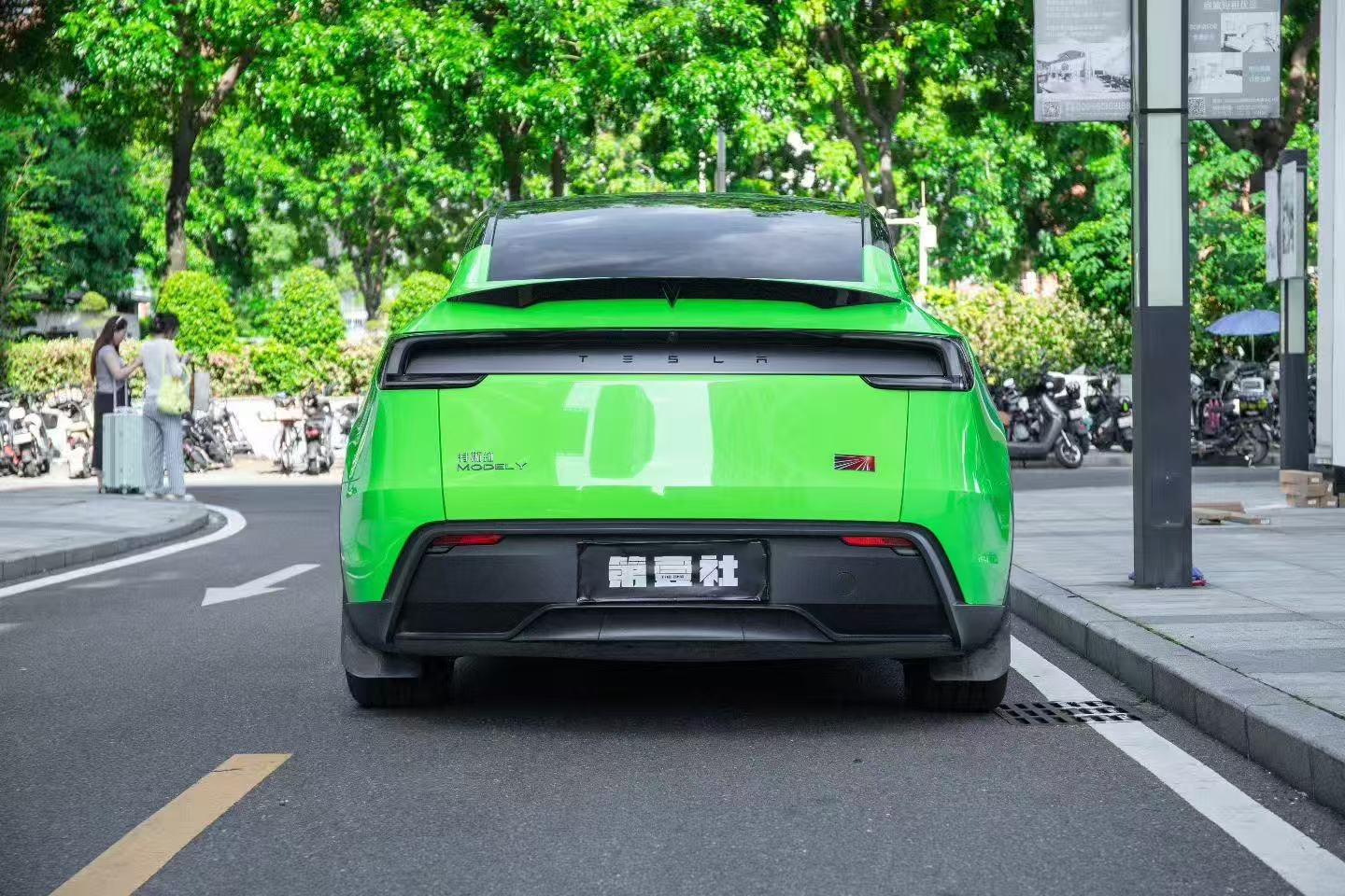 Tesla Model Y Spoiler
